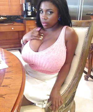 18 year old female boxer Sabrina Blond covers up her naked tits